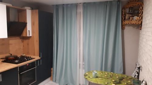 Помогите решить вопрос со столом. 03