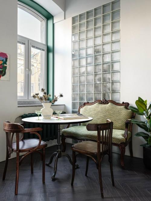 Квартира в Санкт-петербурге в доме XIX века объединила винтаж и современное искусство. 06