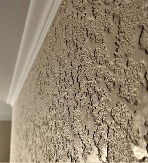 Делали с мужем ремонт в прихожке и решили не обои клеить, а фактурную штукатурку сделать.