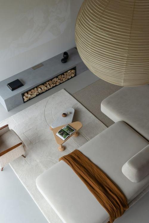 Современная дача с природными мотивами: дом 147, 3 м от Zrobim Architects. 01