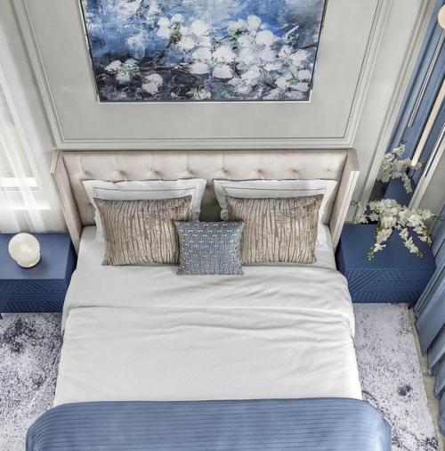 Дизайн спальни в холодной цветовой гамме. 02