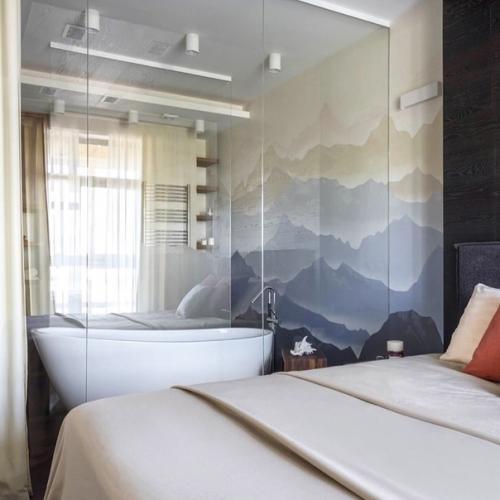 Спальня с отдельностоящей ванной. 01