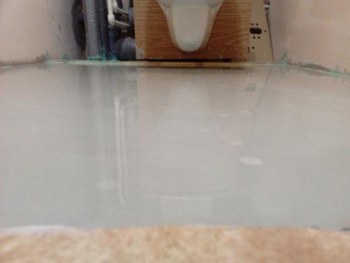 Плитку ложил первый раз, инсталляцию уже делал. 02