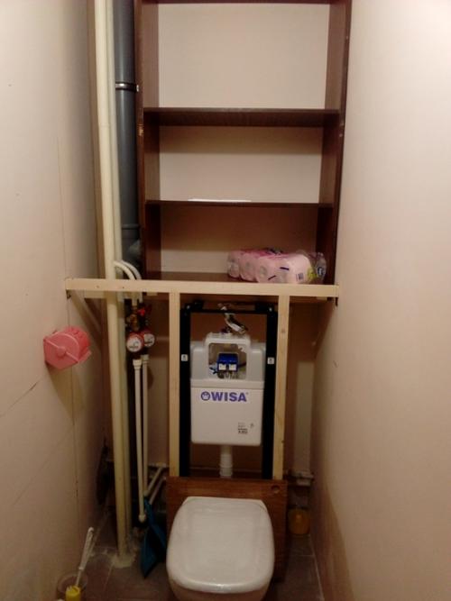 Плитку ложил первый раз, инсталляцию уже делал. 01