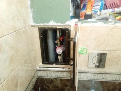 Плитку ложил первый раз, инсталляцию уже делал. 09