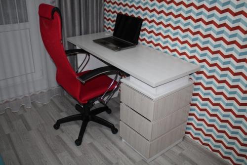 Сделaли рeмонт в комнaтe сынa. 03