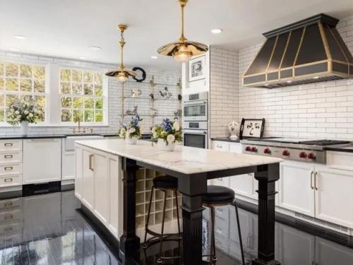 Майкл Дуглас и Кэтрин зета - Джонс продали свой особняк на берегу реки гудзон за 12 миллионов долларов. 02