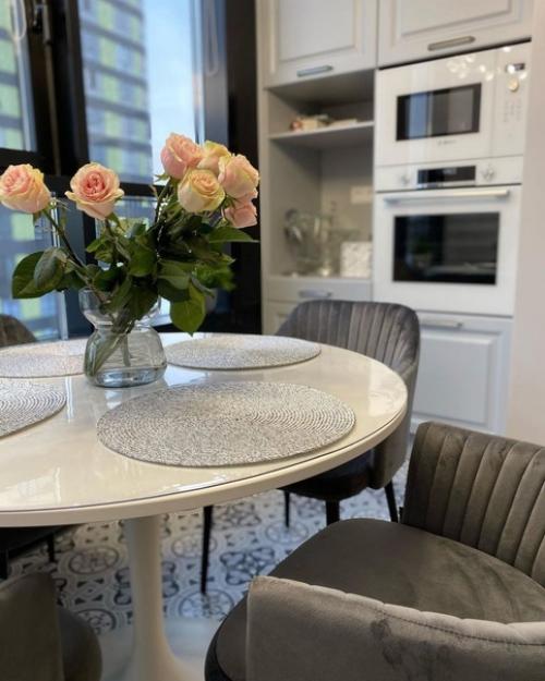 Кухня - гостиная с панорамным остеклением. 02