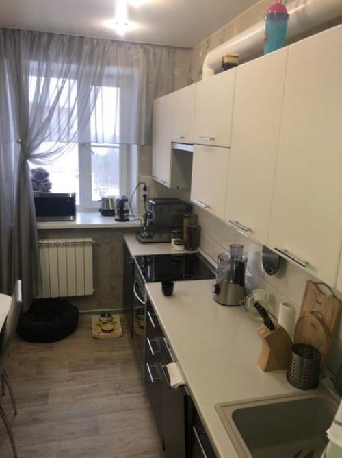 Делали ремонт после пожaра. 04