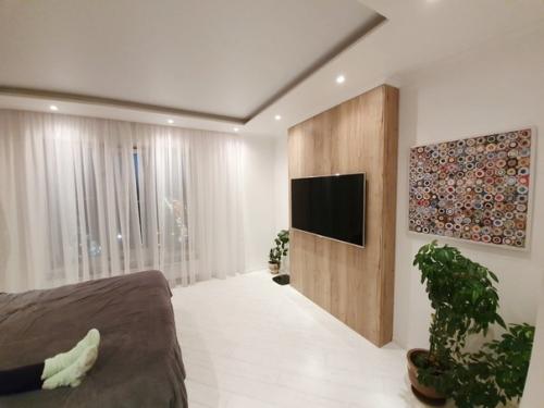 Решил поделится своей не совсем скандинавской переделкой спальни. 03