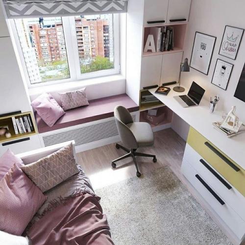 Уютная детская с красивым оформлением стены. 03