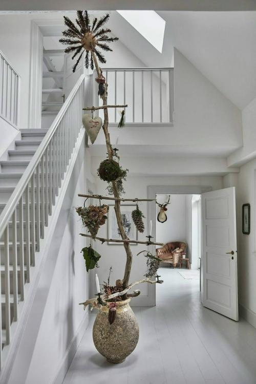 В доме датского декоратора и стилиста малу карберг в ведбеке нет привычной мишуры и классических елочных шаров. 06