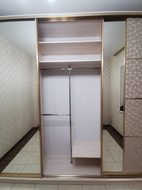 Шкаф в маленькую комнату для одежды. 03