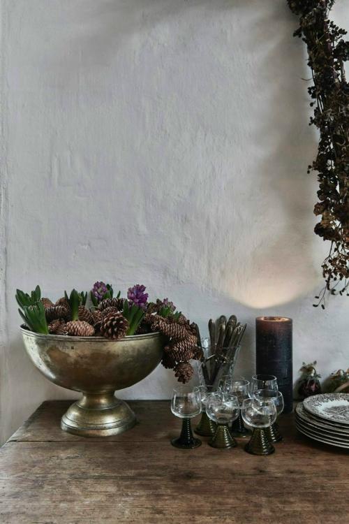 В доме датского декоратора и стилиста малу карберг в ведбеке нет привычной мишуры и классических елочных шаров. 05