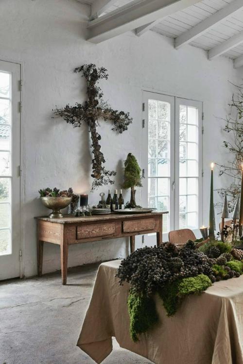 В доме датского декоратора и стилиста малу карберг в ведбеке нет привычной мишуры и классических елочных шаров. 07