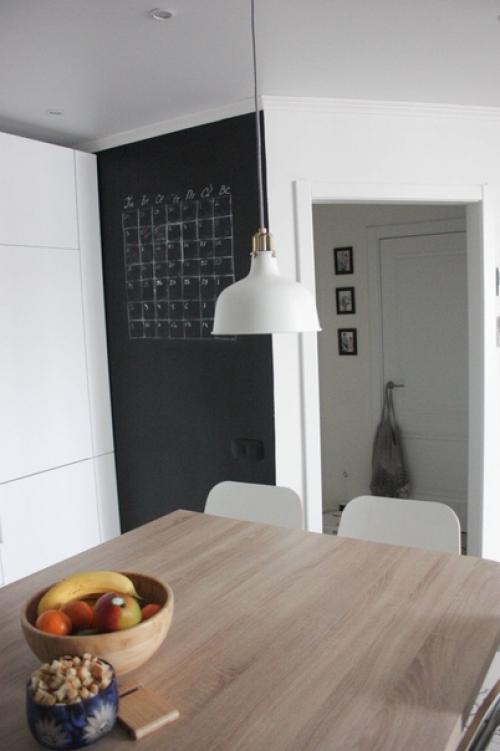 Нам досталась комната достаточно необычной формы и у меня было 9 вариантов планировки, прежде чем получилось это. 03