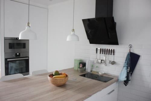 Нам досталась комната достаточно необычной формы и у меня было 9 вариантов планировки, прежде чем получилось это. 01