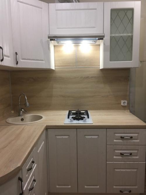 Кухня не большая, 6 кв. 03