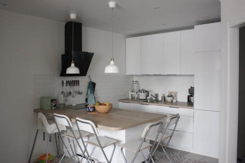 Нам досталась комната достаточно необычной формы и у меня было 9 вариантов планировки, прежде чем получилось это.