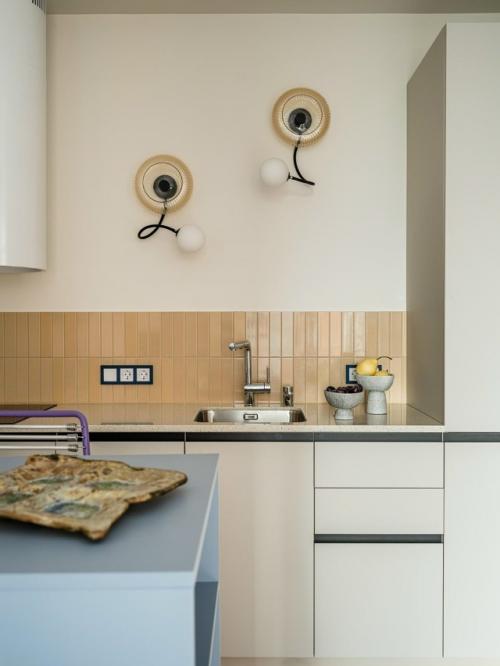 Интерьер создали для творческого владельца, которому близка эстетика свободы и эксперимента. 02