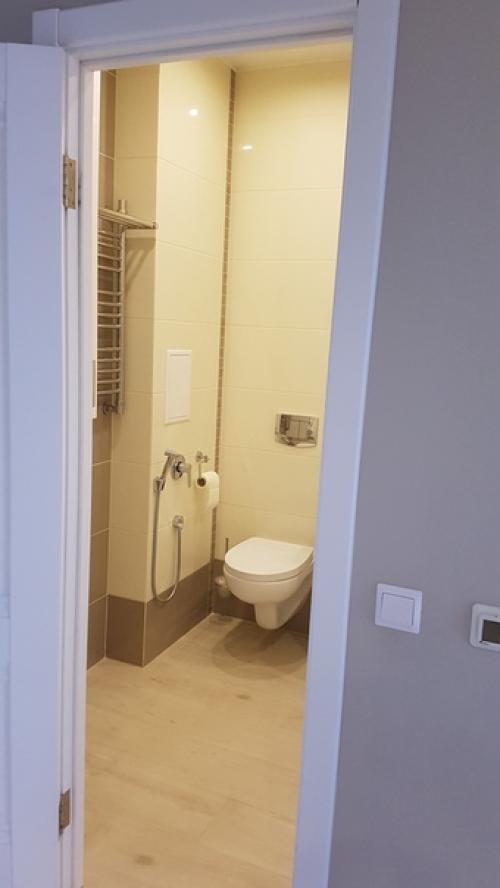 Наша квартира к сожалению уже продали, поэтому без текстиля и мебели. 02