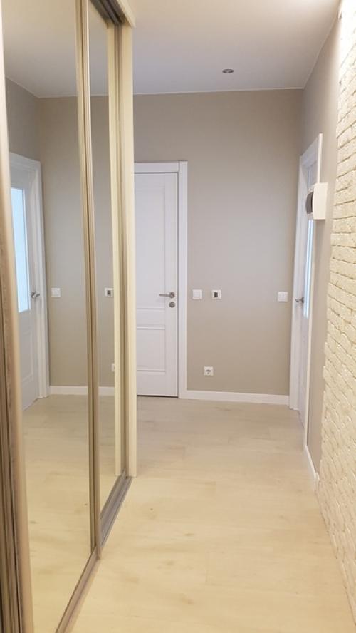 Наша квартира к сожалению уже продали, поэтому без текстиля и мебели.