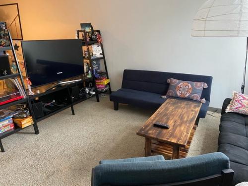 Привет согрупники!  Хотелось бы услышать ваше мнение/советы касательно интерьера моей съёмной квартиры. 02