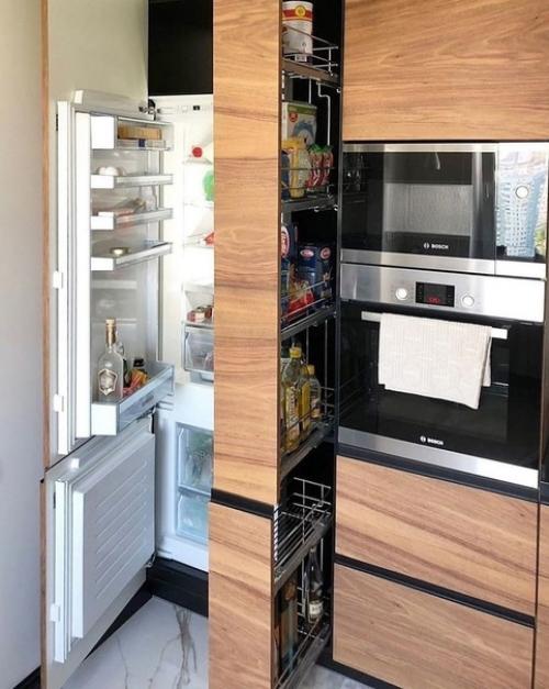 Стильный гарнитур в кухне.