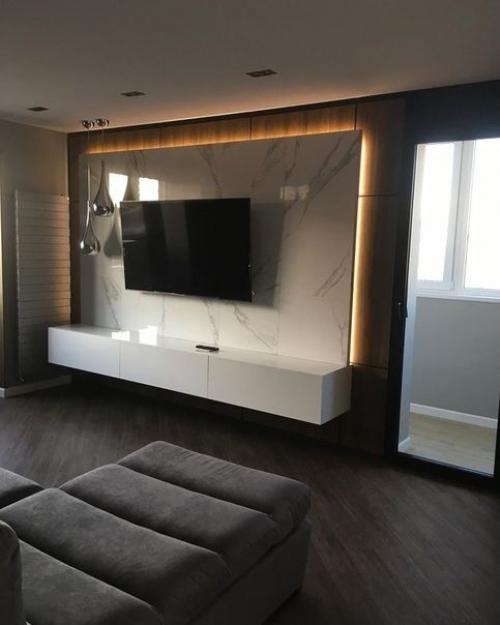 Лишь в том случае, если уж собираетесь делать ремонт своими силами. 07