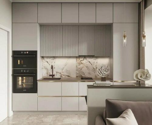 Квартира - студия, в которой кухня, гостиная и лоджия образуют просторное единое пространство. 

