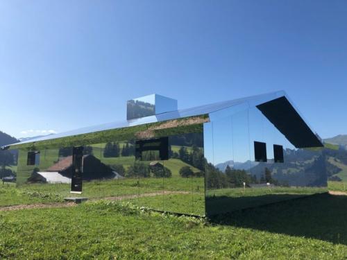 Как спрятаться от многочисленных родственников на даче. 02