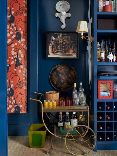 Небольшая квартира в кенсингтоне преобразилась из стандартного жилья в оригинальное пространство с элементами неожиданности. 02