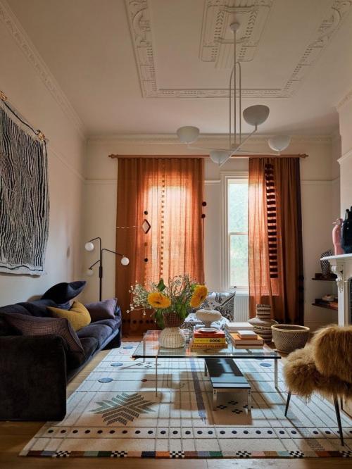 Восточный уют и скандинавская простота в одном доме. 06