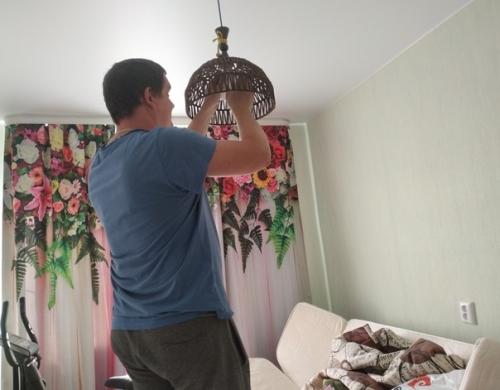 Тюменец Андрей сулимовский организовал сбор средств и отремонтировал с соседями по микрорайону квартиру молодой мамы после пожара в суходолье. 06