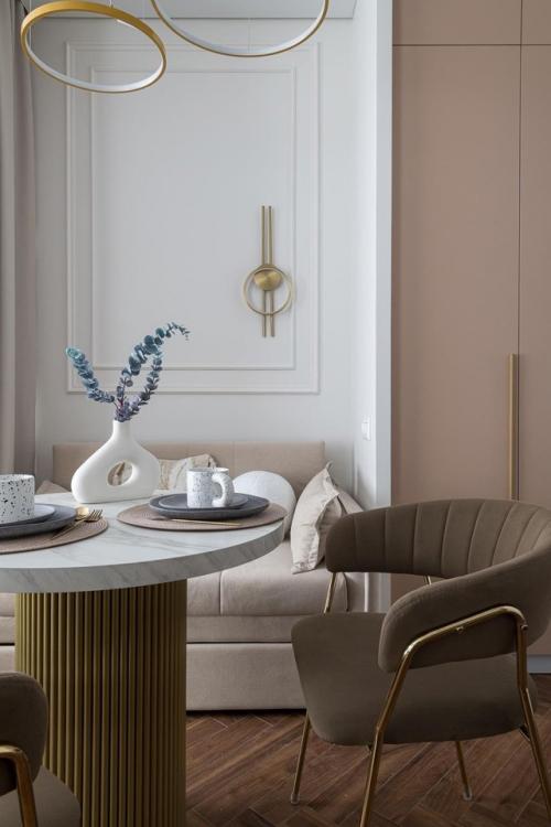 На скромной площади удалось разместить всё необходимое без ущерба для стиля. 07