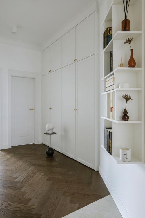 Парижская элегантность в сердце Варшавы: квартира с утончённым настроением. 06