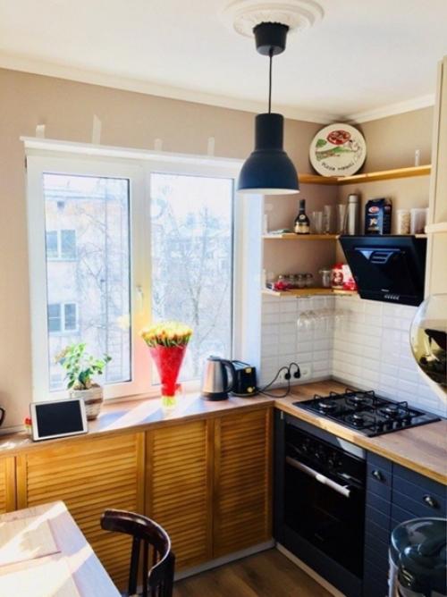 А эта кухня на половину своими руками сделана.