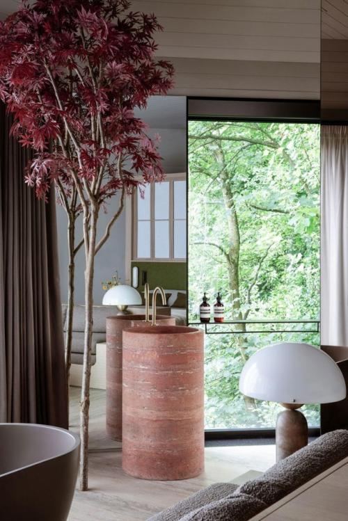 Отдых среди природы - с видом на холмы и цветущие деревья. 05