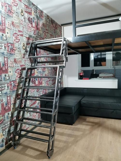 Вот такую кровать смастерили. 05