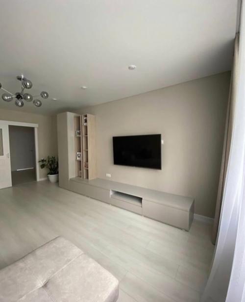 Ремонт в новостройке.  Спокойные цвета без ярких пятен. 01