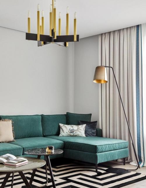 Заказчики живут в загородном доме, а квартиру посещают только днем, когда родители отвозят детей в школы. 02