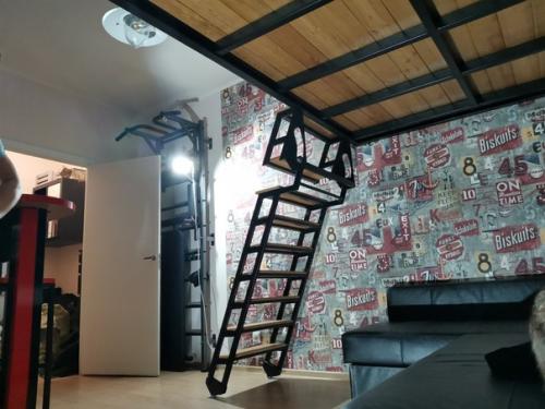 Вот такую кровать смастерили. 09