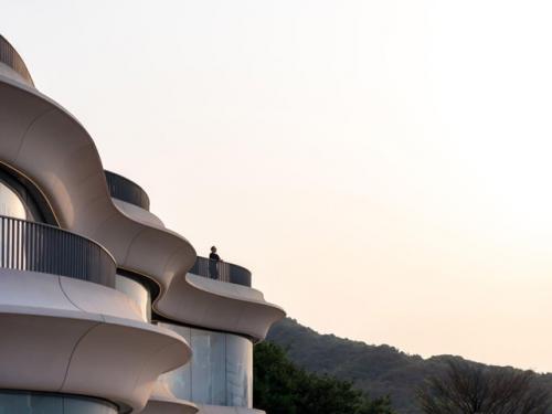 Go Park Sai: футуристичный спорткомплекс от Zaha Hadid Architects в Гонконге. 04