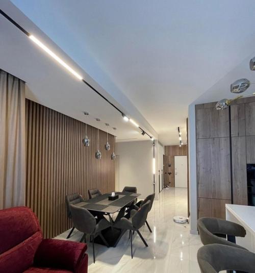 Когда ремонт целый год проходил. 01