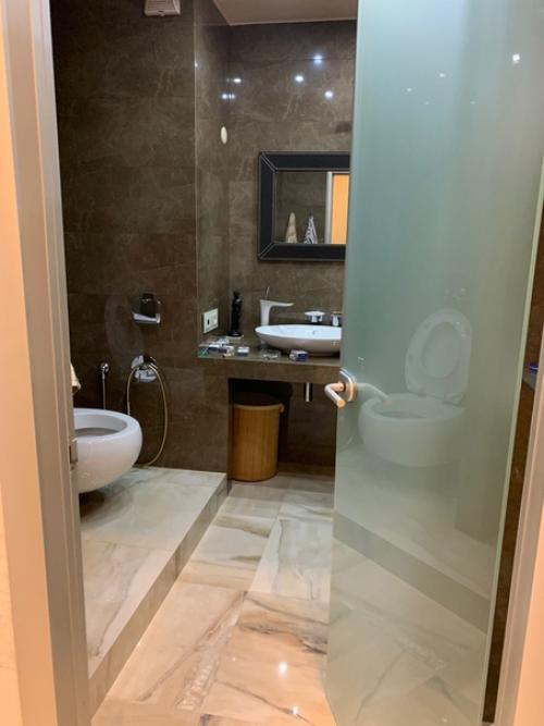 В продолжении моей кухни (был пост дня четыре назад) показываю вам свою ванную комнату. 01