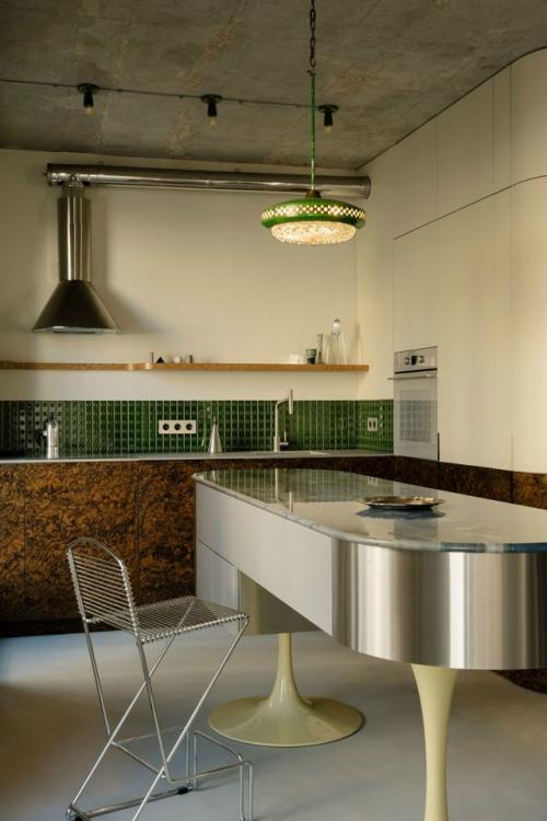 Максимализм и контрасты: квартира для юриста в Варшаве. 03