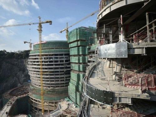 Просто фантастика!  Как из карьера сделали невероятный отель! 08