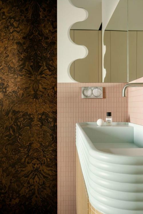 Максимализм и контрасты: квартира для юриста в Варшаве. 07