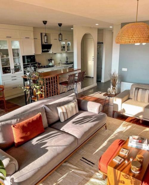 Вот, что бывает, когда окна в квартире выходят на солнечную сторону. 06