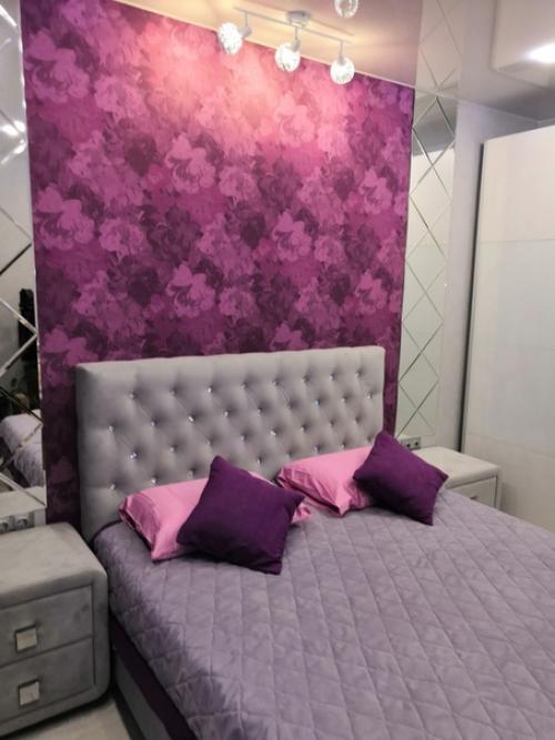 Добрый вечер!  Хотела бы услышать критику ремонта спальни, что может добавить или наоборот убрать? 03